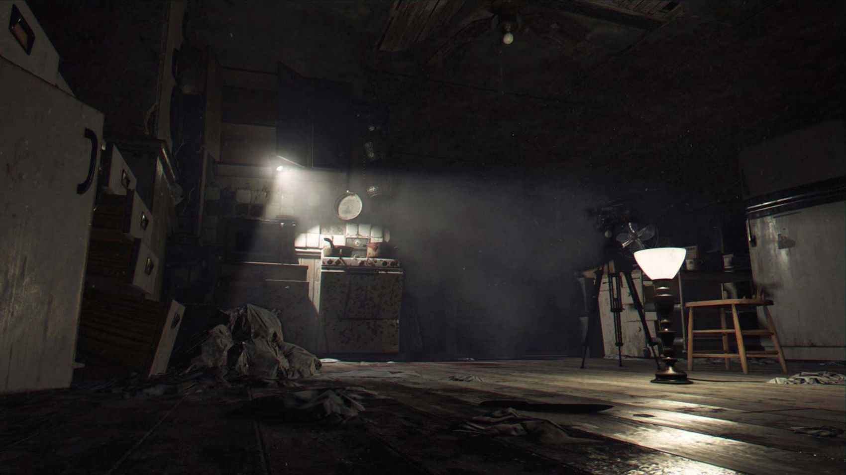 Where To Find The Keycards In Resident Evil 7 Resident Evil 7 walkthrough part 11: red keycards, blue keycards and
